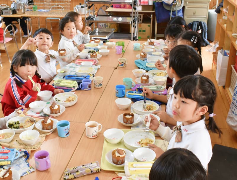 P0INT 03おいしく安全な給食を
